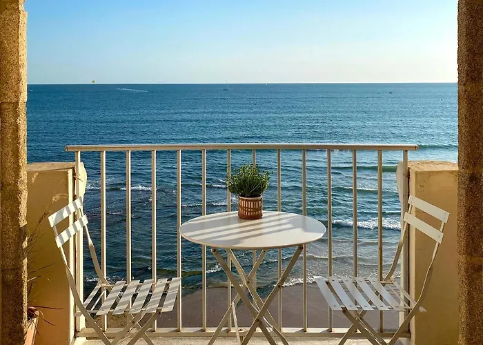 Appartement En Front De Mer Avec Vue Imprenable Sur La Grande Plage Des Sables D'Olonne